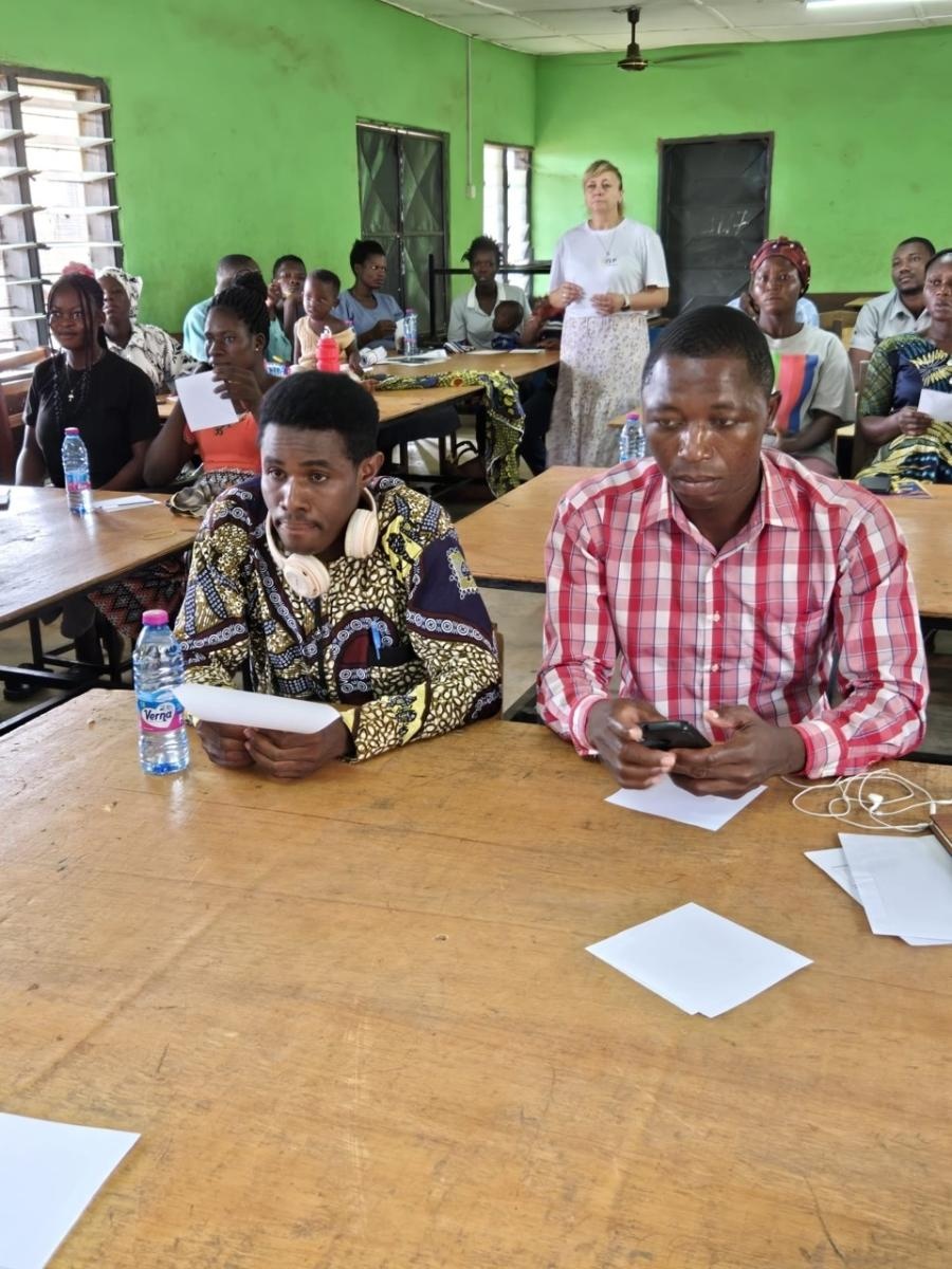 Zdjęcie w galerii na portalu naszraciborz.pl: Afrykański świt edukacji – pomoc, która ma twarz dziecka wiadomości z regionu