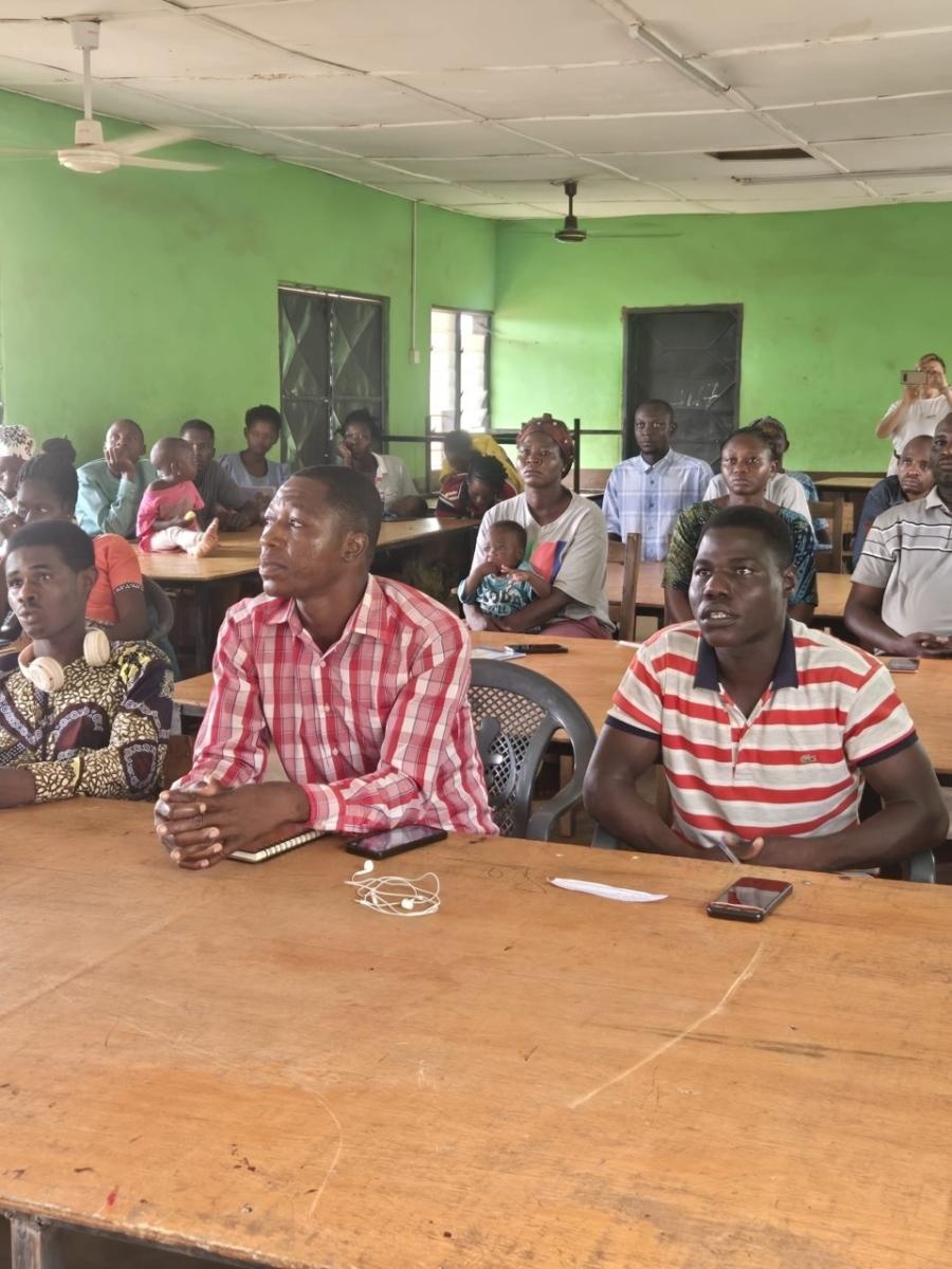 Zdjęcie w galerii na portalu naszraciborz.pl: Afrykański świt edukacji – pomoc, która ma twarz dziecka wiadomości z regionu