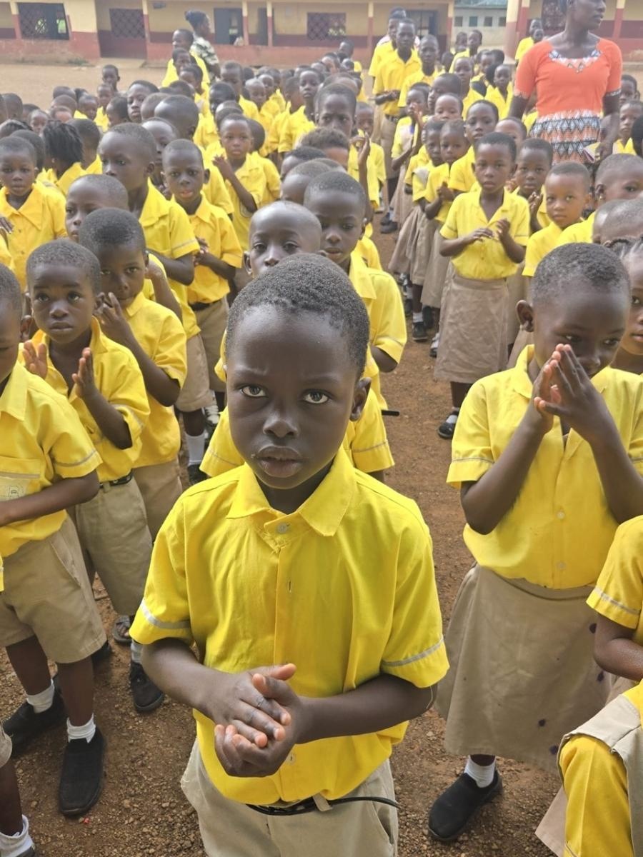 Zdjęcie w galerii na portalu naszraciborz.pl: Afrykański świt edukacji – pomoc, która ma twarz dziecka wiadomości z regionu