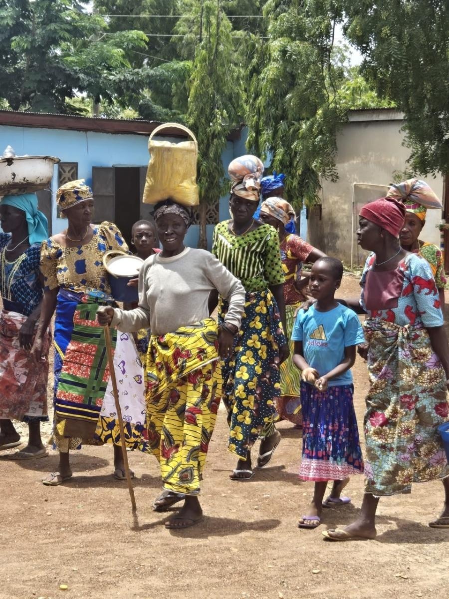 Zdjęcie w galerii na portalu naszraciborz.pl: Afrykański świt edukacji – pomoc, która ma twarz dziecka wiadomości z regionu