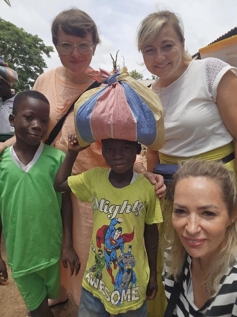 Zdjęcie w galerii na portalu naszraciborz.pl: Afrykański świt edukacji – pomoc, która ma twarz dziecka wiadomości z regionu