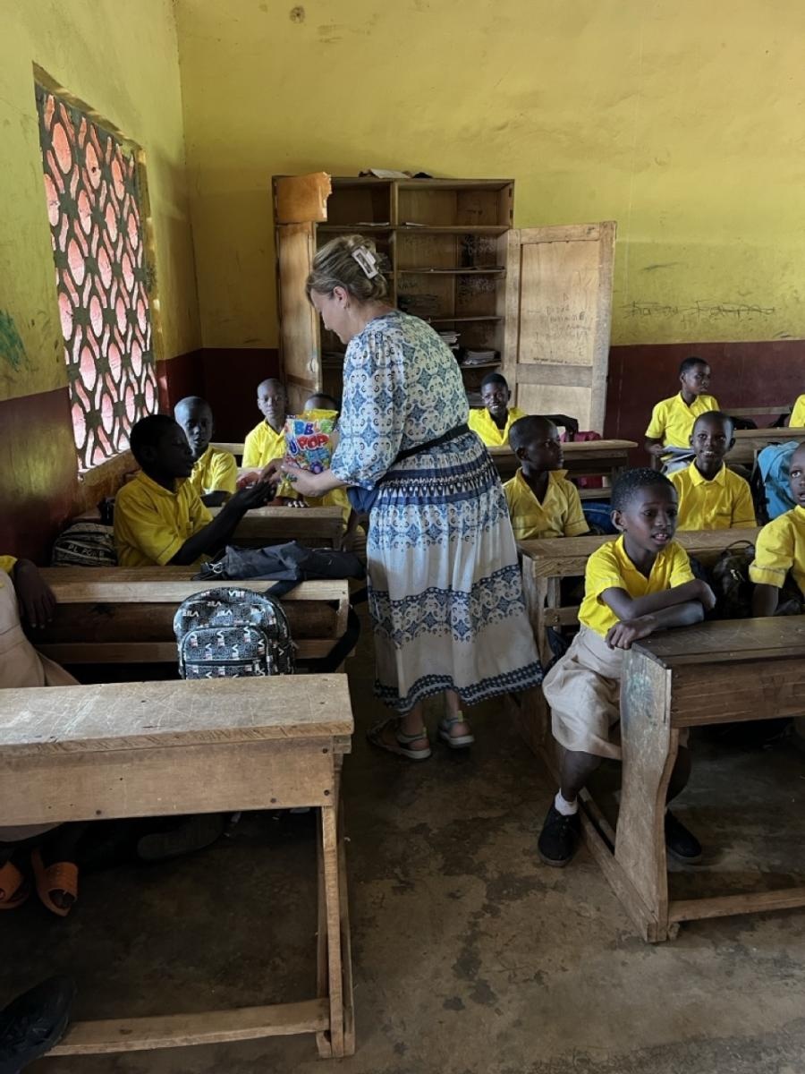 Zdjęcie w galerii na portalu naszraciborz.pl: Afrykański świt edukacji – pomoc, która ma twarz dziecka wiadomości z regionu