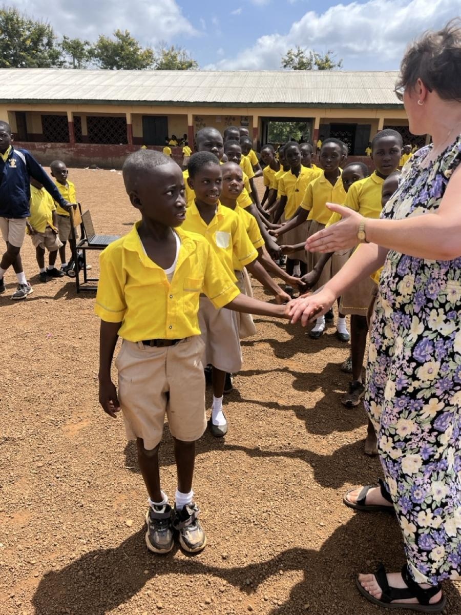 Zdjęcie w galerii na portalu naszraciborz.pl: Afrykański świt edukacji – pomoc, która ma twarz dziecka wiadomości z regionu