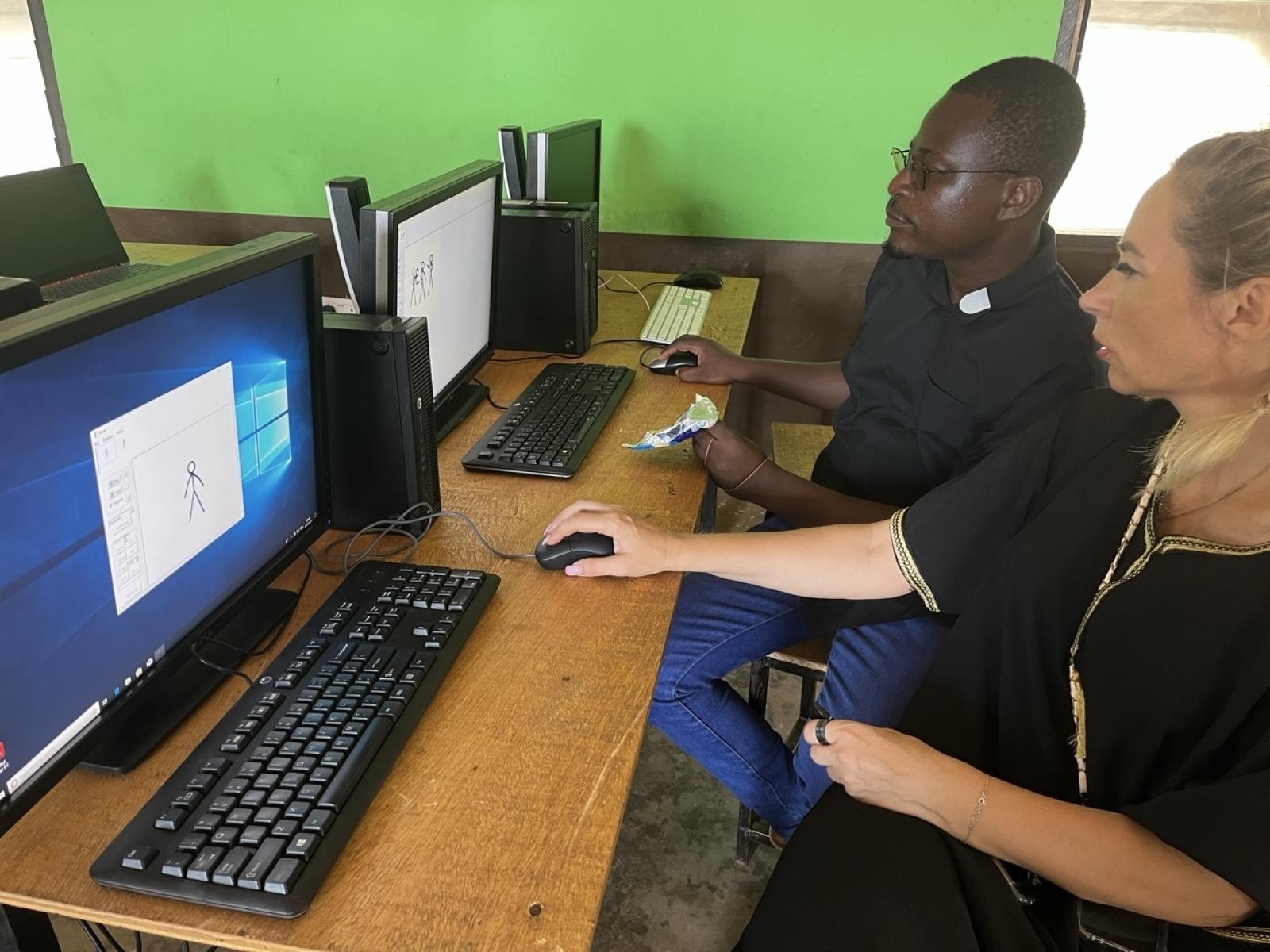 Zdjęcie w galerii na portalu naszraciborz.pl: Afrykański świt edukacji – pomoc, która ma twarz dziecka wiadomości z regionu