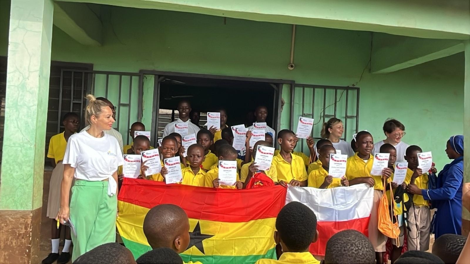 Zdjęcie w galerii na portalu naszraciborz.pl: Afrykański świt edukacji – pomoc, która ma twarz dziecka wiadomości z regionu