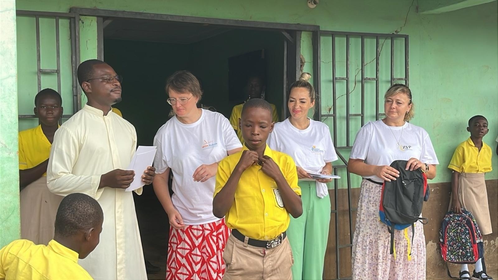 Zdjęcie w galerii na portalu naszraciborz.pl: Afrykański świt edukacji – pomoc, która ma twarz dziecka wiadomości z regionu