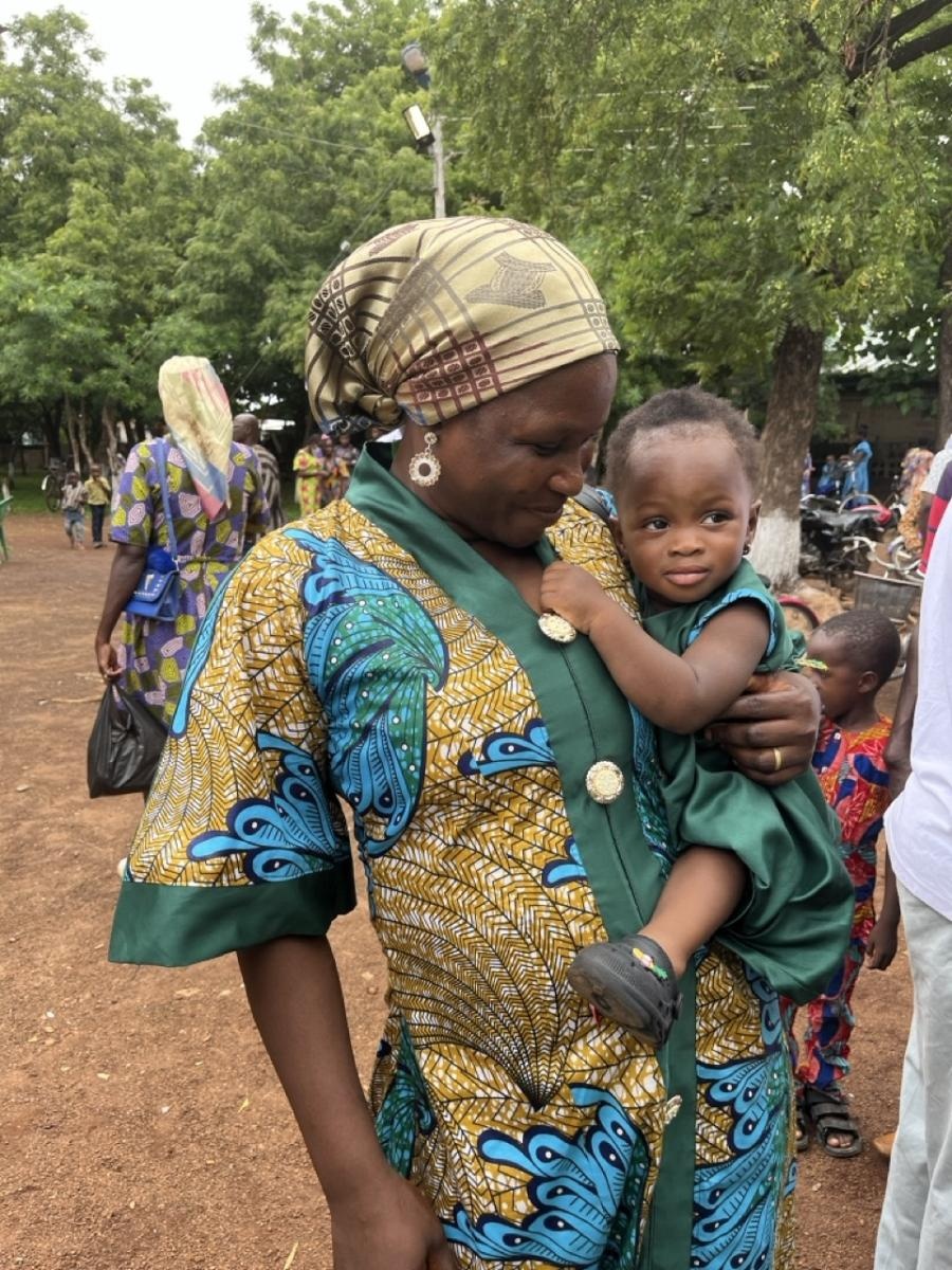 Zdjęcie w galerii na portalu naszraciborz.pl: Afrykański świt edukacji – pomoc, która ma twarz dziecka wiadomości z regionu