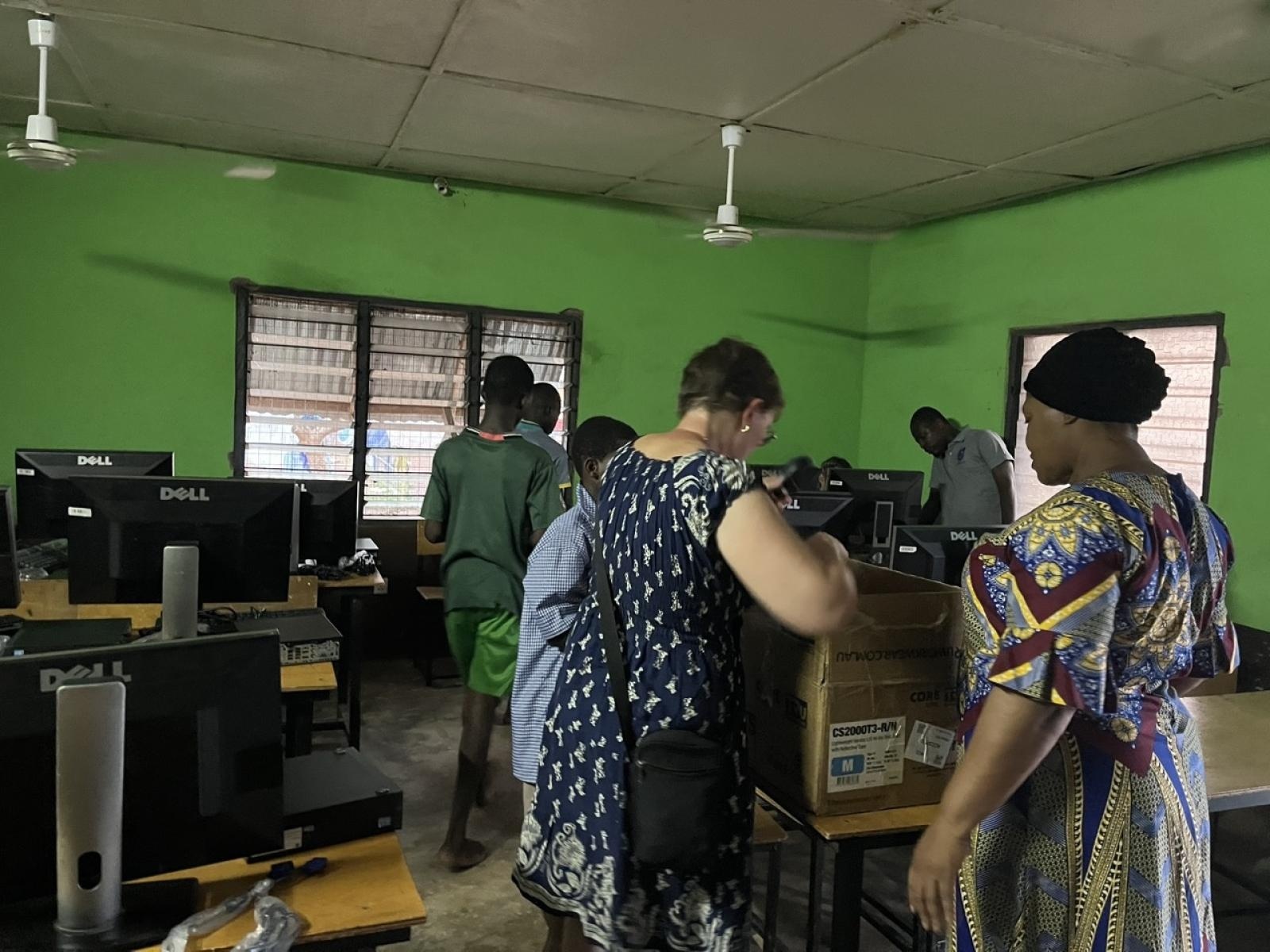 Zdjęcie w galerii na portalu naszraciborz.pl: Afrykański świt edukacji – pomoc, która ma twarz dziecka wiadomości z regionu