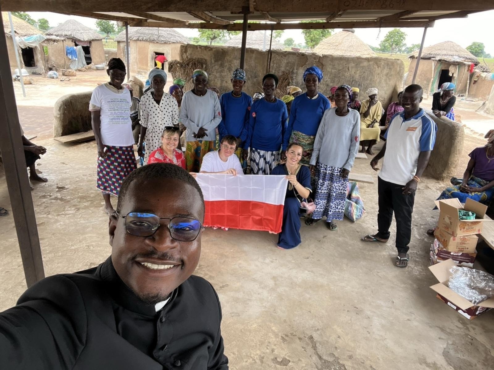 Zdjęcie w galerii na portalu naszraciborz.pl: Afrykański świt edukacji – pomoc, która ma twarz dziecka wiadomości z regionu