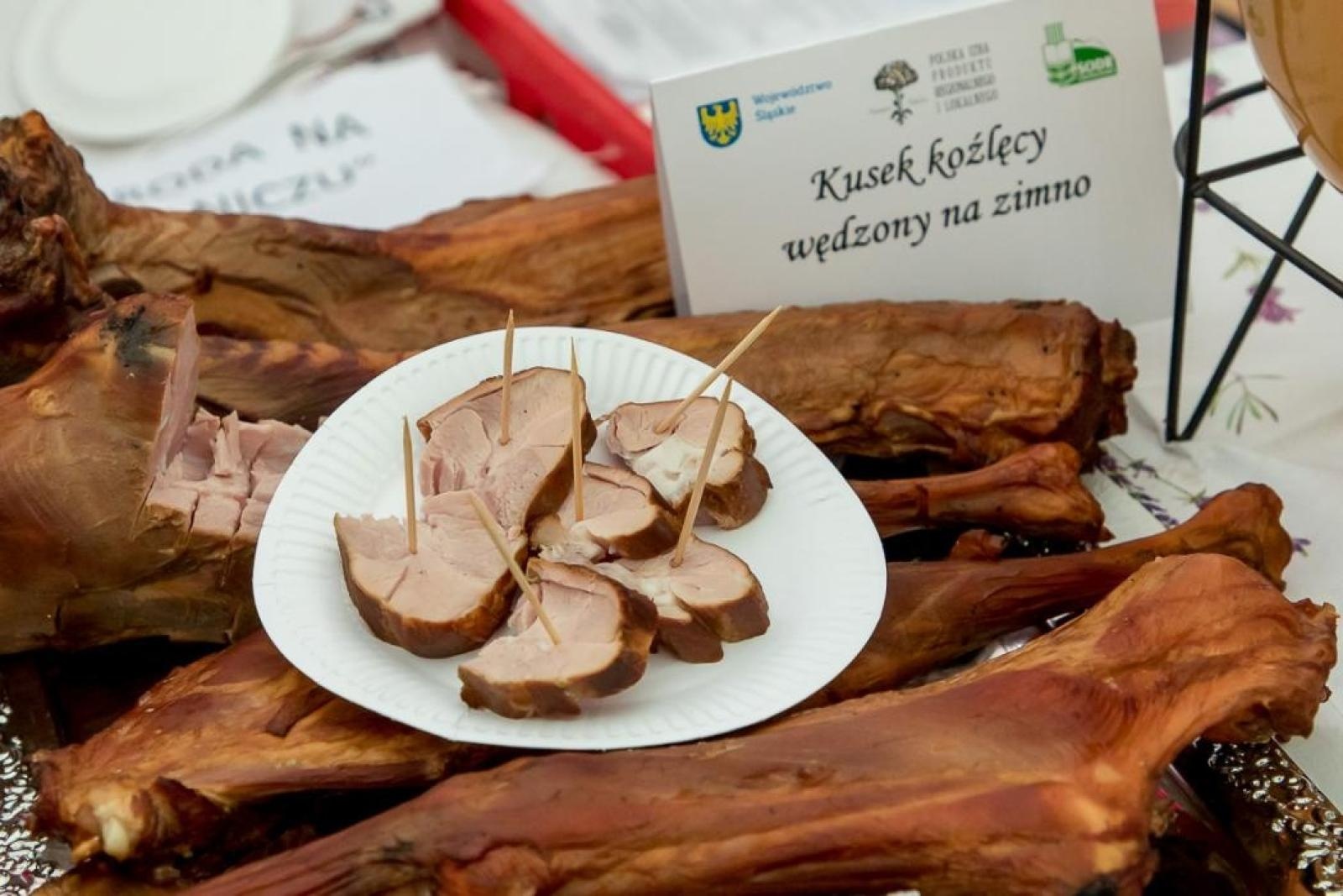 Zdjęcie w galerii na portalu naszraciborz.pl: Borucin z wyróżnieniem! Świński móżdżek z Zagrody na pograniczu doceniony w konkursie kulinarnym wiadomości z regionu