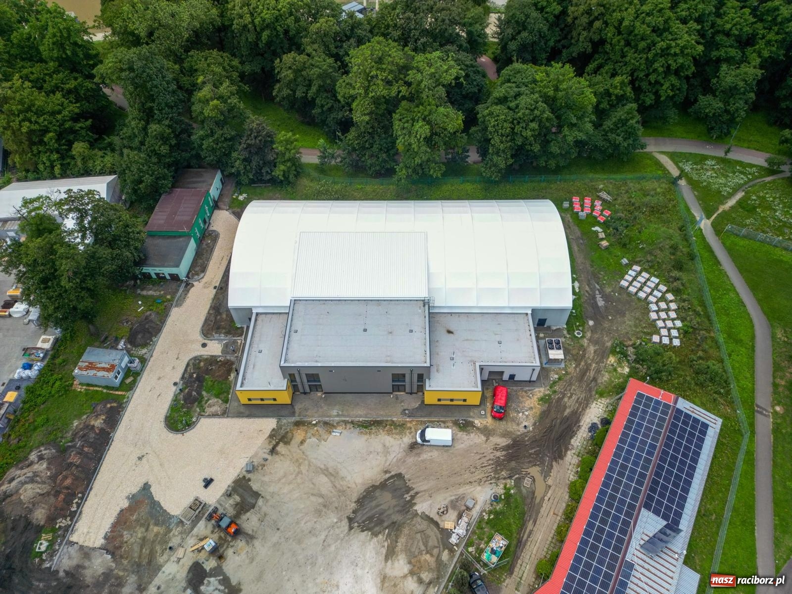 Zdjęcie w galerii na portalu naszraciborz.pl: Otwarcie lodowiska Piastor w Raciborzu – weekend pełen atrakcji na tafli [CENNIK] wiadomości z regionu