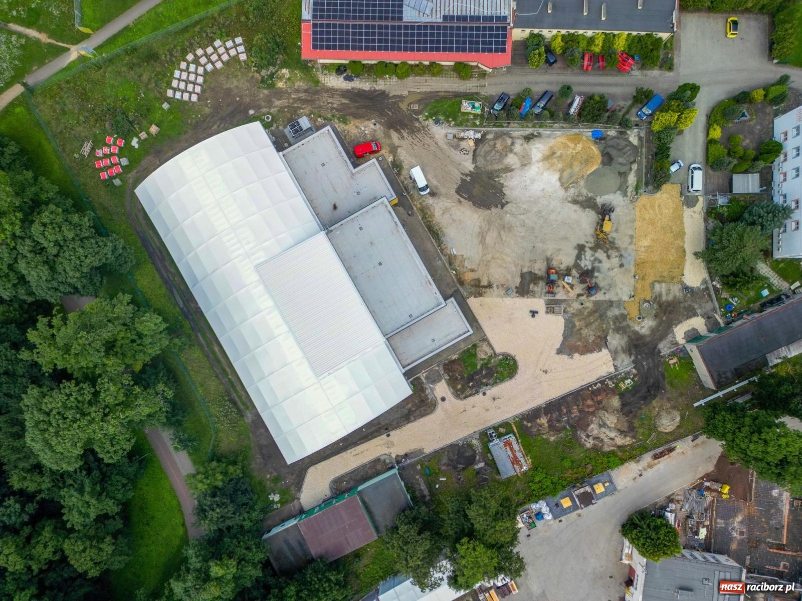 Zdjęcie w galerii na portalu naszraciborz.pl: Otwarcie lodowiska Piastor w Raciborzu – weekend pełen atrakcji na tafli [CENNIK] wiadomości z regionu