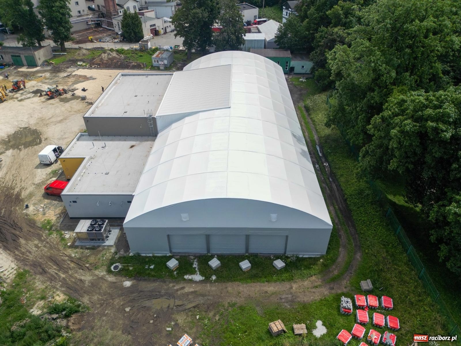 Zdjęcie w galerii na portalu naszraciborz.pl: Otwarcie lodowiska Piastor w Raciborzu – weekend pełen atrakcji na tafli [CENNIK] wiadomości z regionu