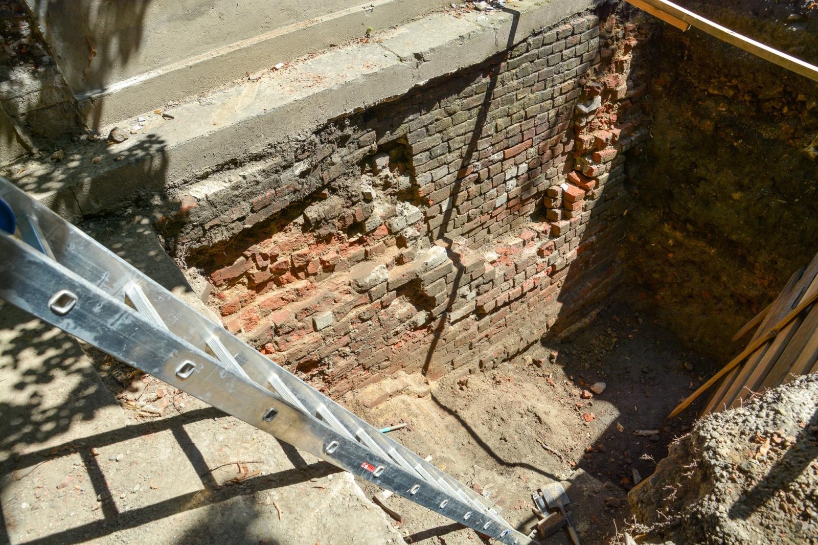 Zdjęcie w galerii na portalu naszraciborz.pl: Szczątki noworodków odkryto przy ul. Gimnazjalnej [FOTO i WIDEO] wiadomości z regionu