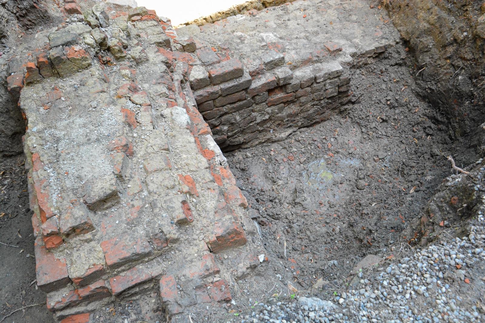 Zdjęcie w galerii na portalu naszraciborz.pl: Szczątki noworodków odkryto przy ul. Gimnazjalnej [FOTO i WIDEO] wiadomości z regionu