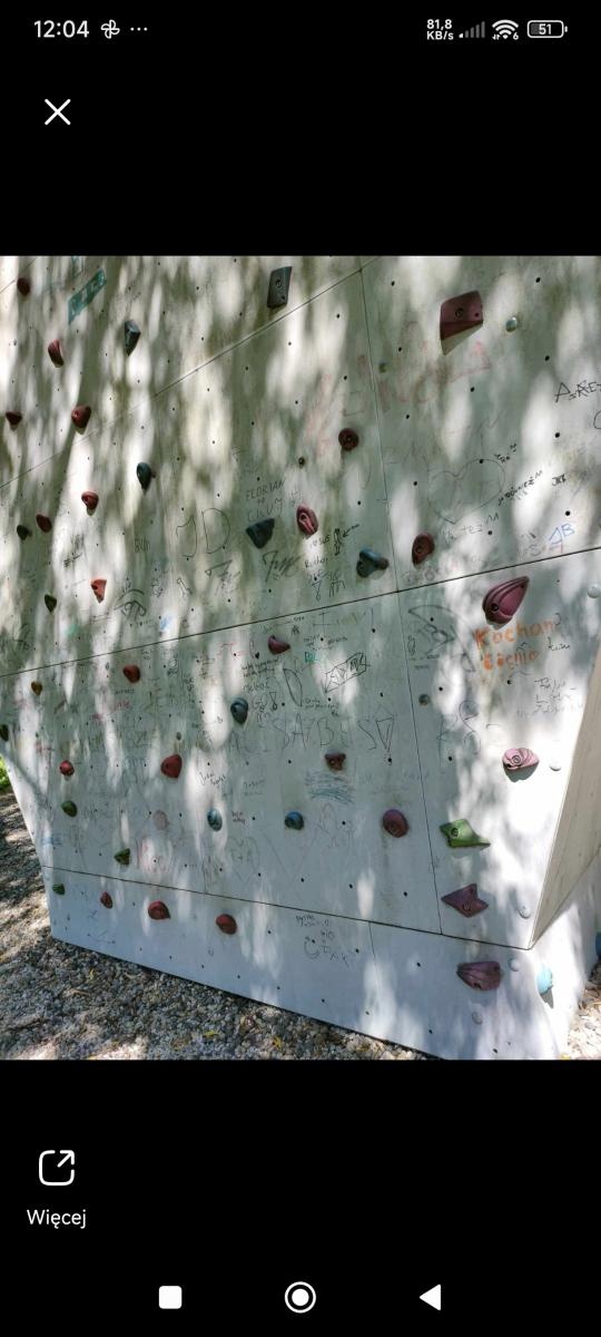 Zdjęcie w galerii na portalu naszraciborz.pl: Skałka wspinaczkowa nad Odrą do poprawki. Mieszkaniec apeluje, urząd reaguje wiadomości z regionu