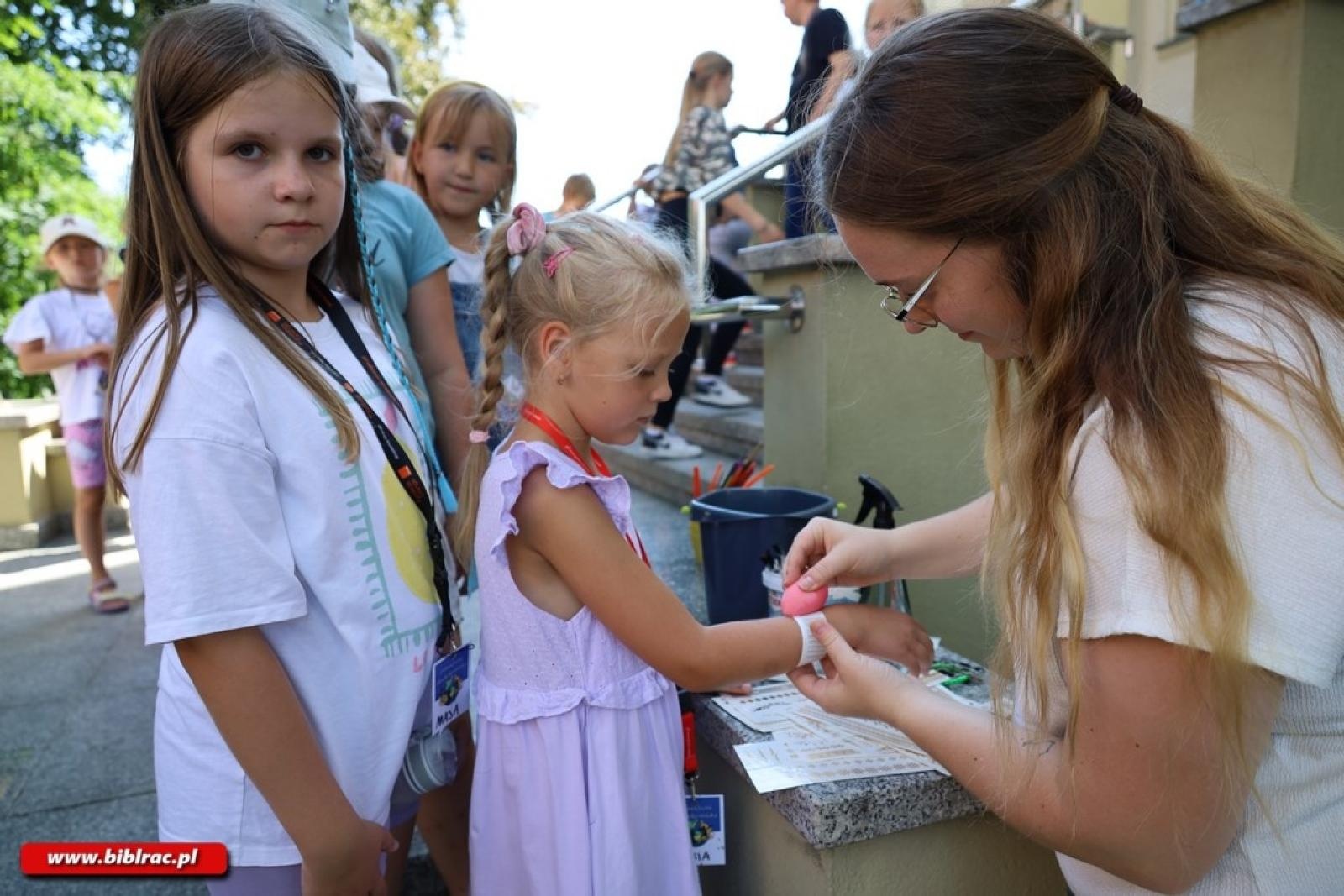 Zdjęcie w galerii na portalu naszraciborz.pl: Lato z Biblioteką – wakacyjne podróże od mitów po legendy wiadomości z regionu