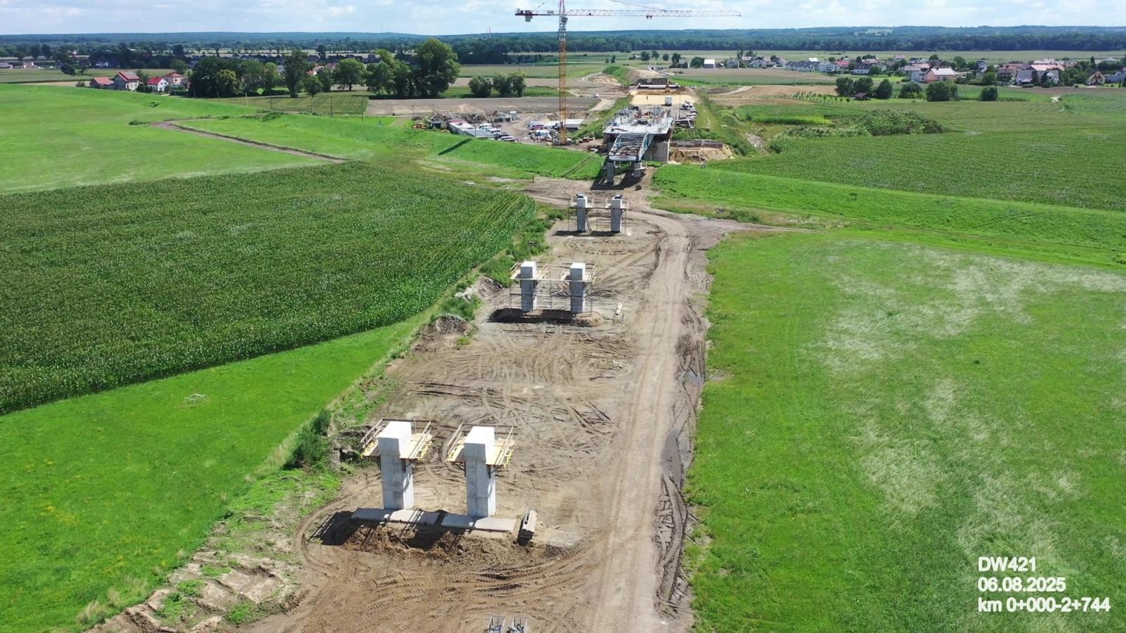 Zdjęcie w galerii na portalu naszraciborz.pl: Most nad Odrą w ciągu drogi wojewódzkiej 421 – postęp prac sięgnął 60%. W galerii najnowsze zdjęcia z placu budowy wiadomości z regionu