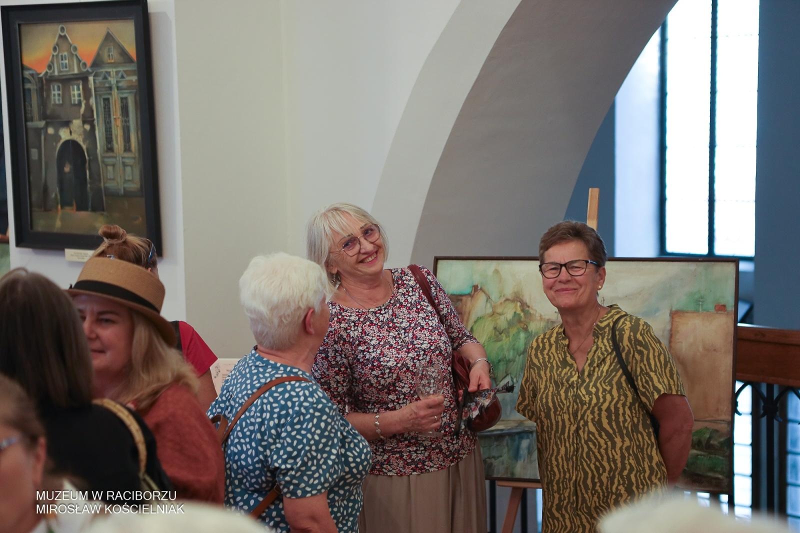 Zdjęcie w galerii na portalu naszraciborz.pl: Racibórz w oczach artystów – wernisaż Racibórz Malowany w muzealnych murach wiadomości z regionu