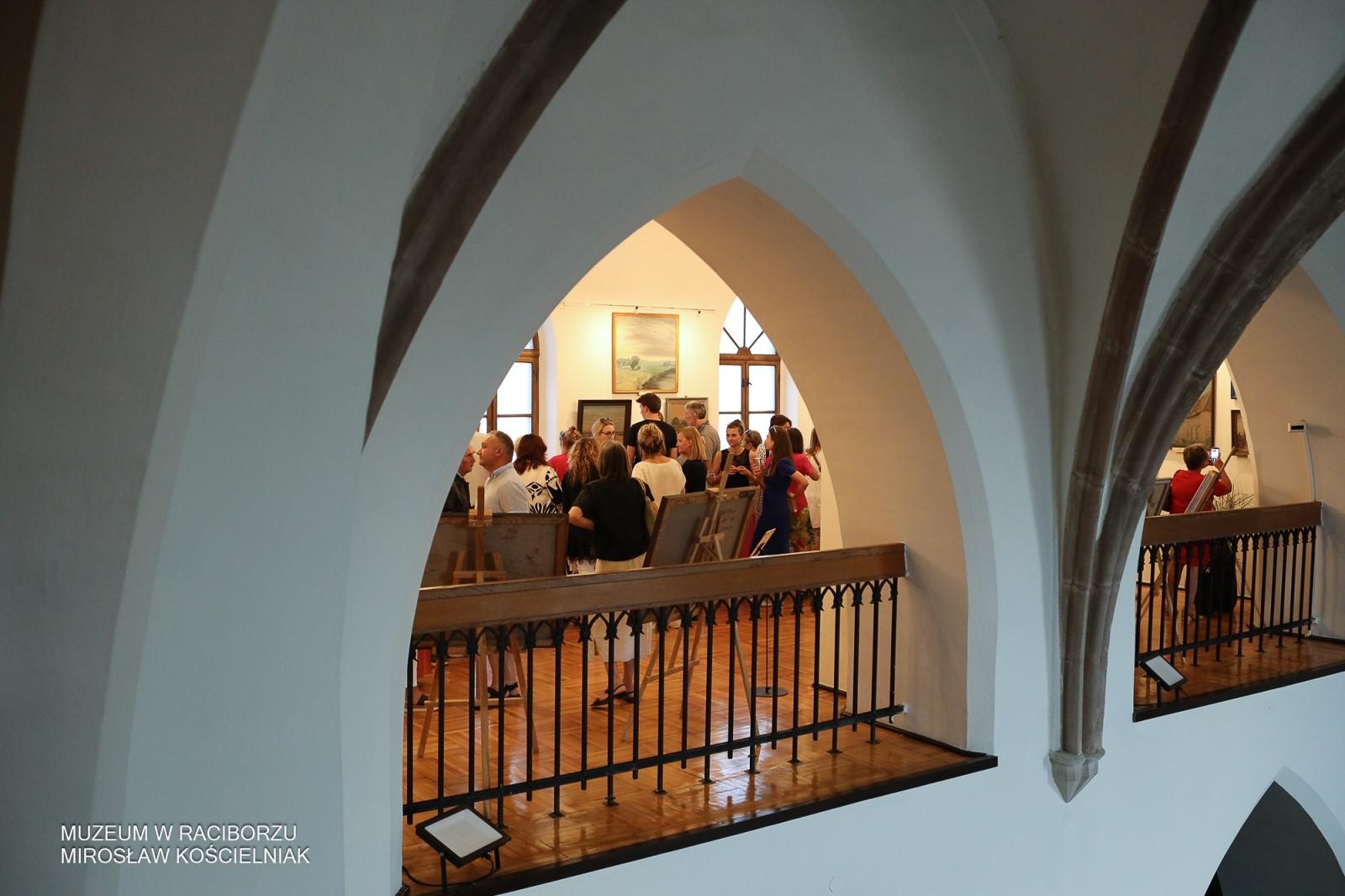 Zdjęcie w galerii na portalu naszraciborz.pl: Racibórz w oczach artystów – wernisaż Racibórz Malowany w muzealnych murach wiadomości z regionu