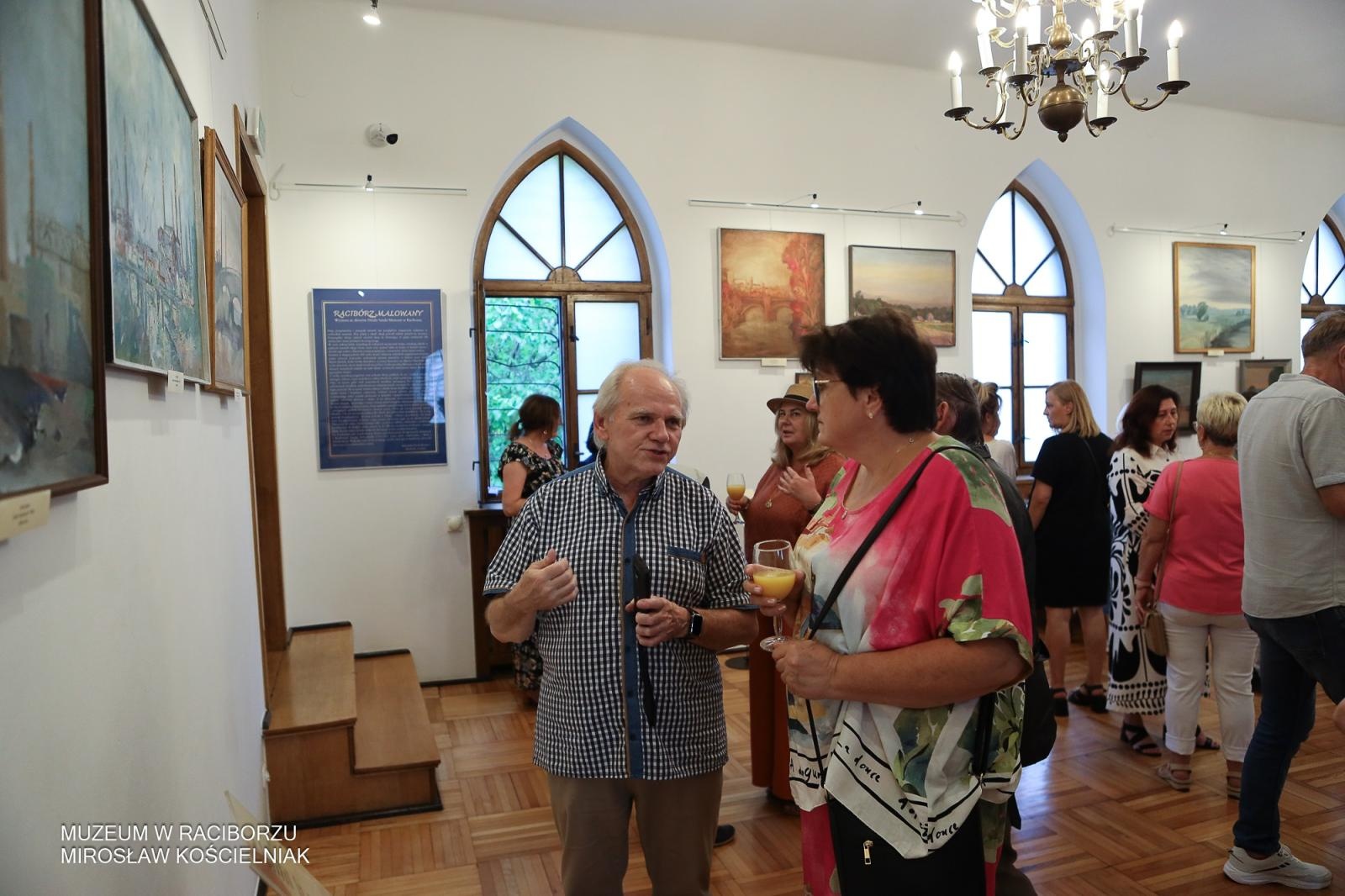 Zdjęcie w galerii na portalu naszraciborz.pl: Racibórz w oczach artystów – wernisaż Racibórz Malowany w muzealnych murach wiadomości z regionu