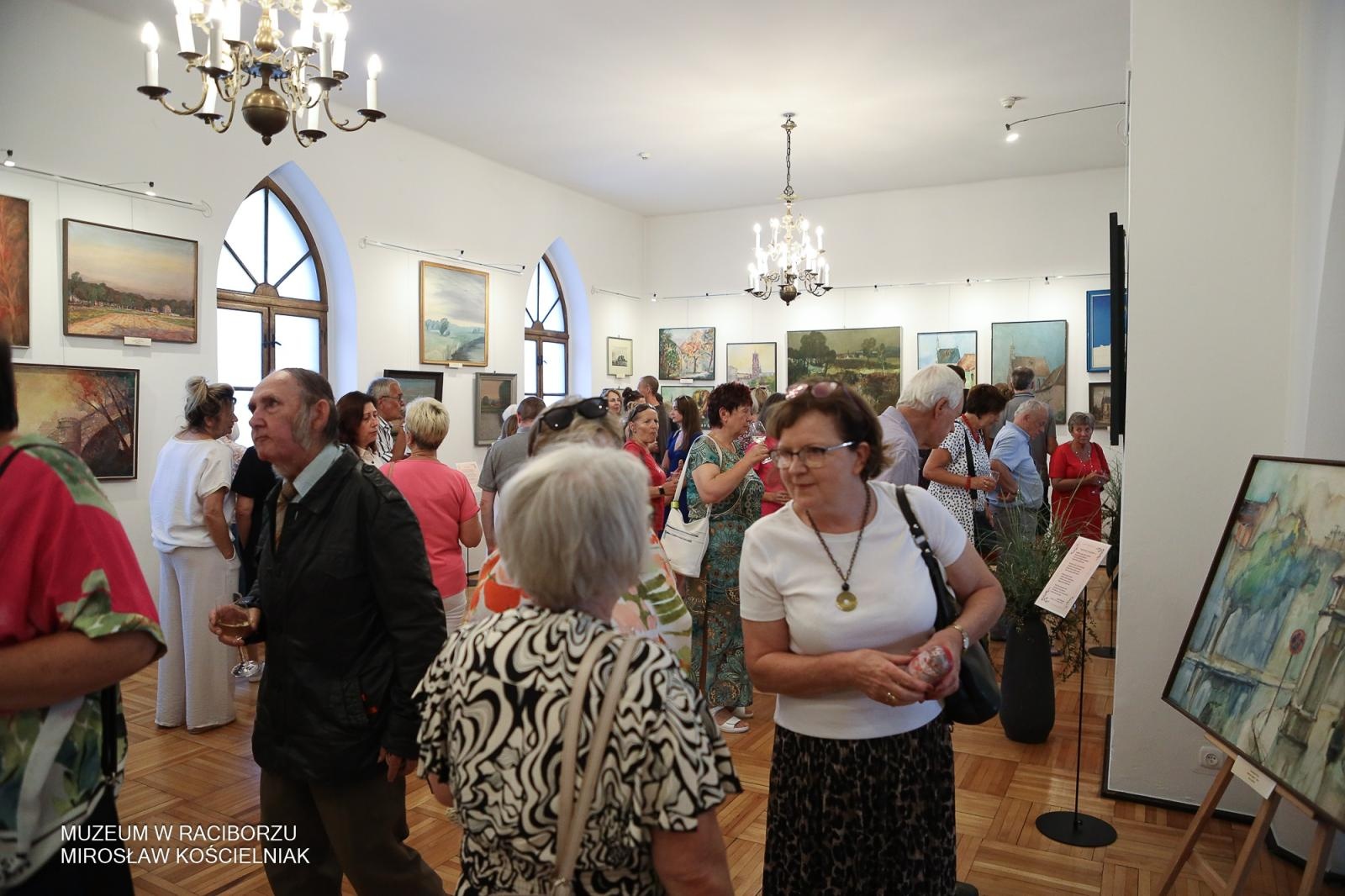 Zdjęcie w galerii na portalu naszraciborz.pl: Racibórz w oczach artystów – wernisaż Racibórz Malowany w muzealnych murach wiadomości z regionu