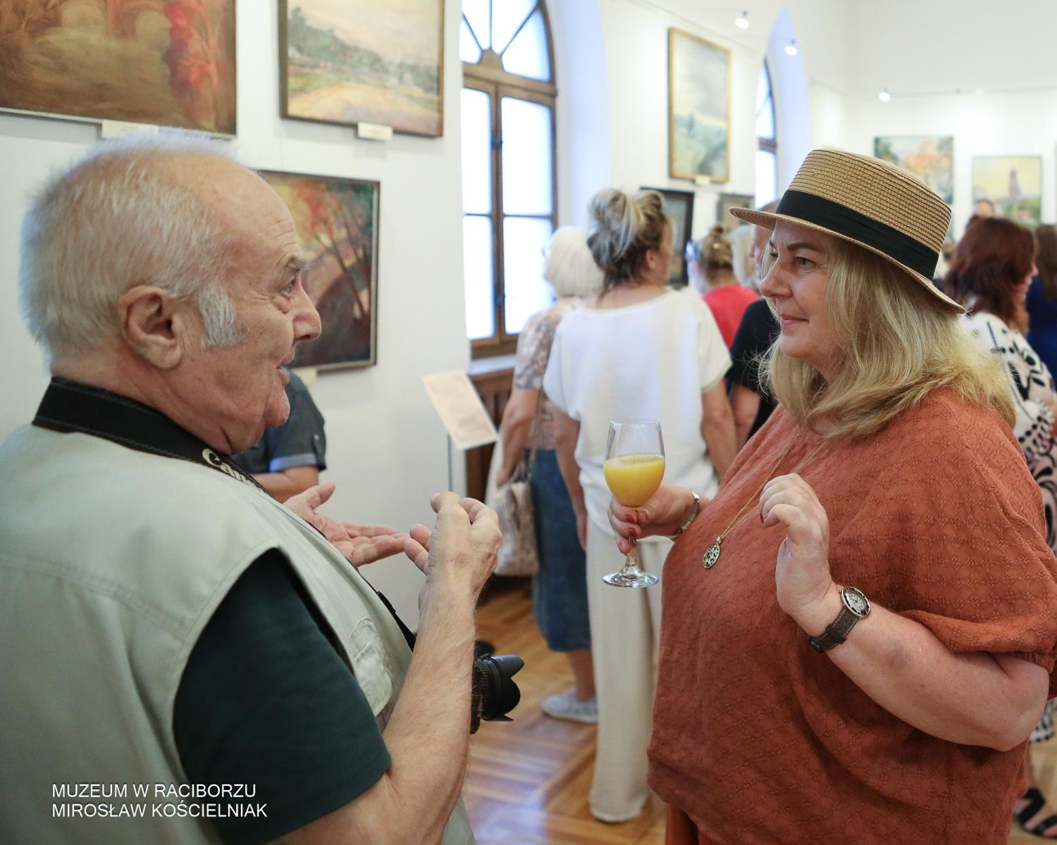 Zdjęcie w galerii na portalu naszraciborz.pl: Racibórz w oczach artystów – wernisaż Racibórz Malowany w muzealnych murach wiadomości z regionu