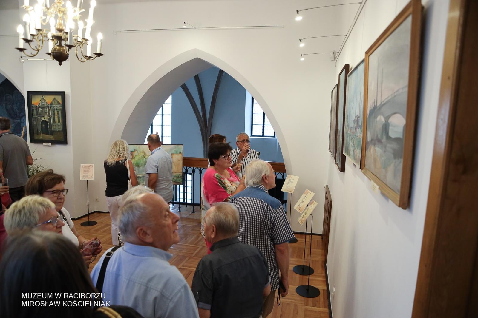 Zdjęcie w galerii na portalu naszraciborz.pl: Racibórz w oczach artystów – wernisaż Racibórz Malowany w muzealnych murach wiadomości z regionu