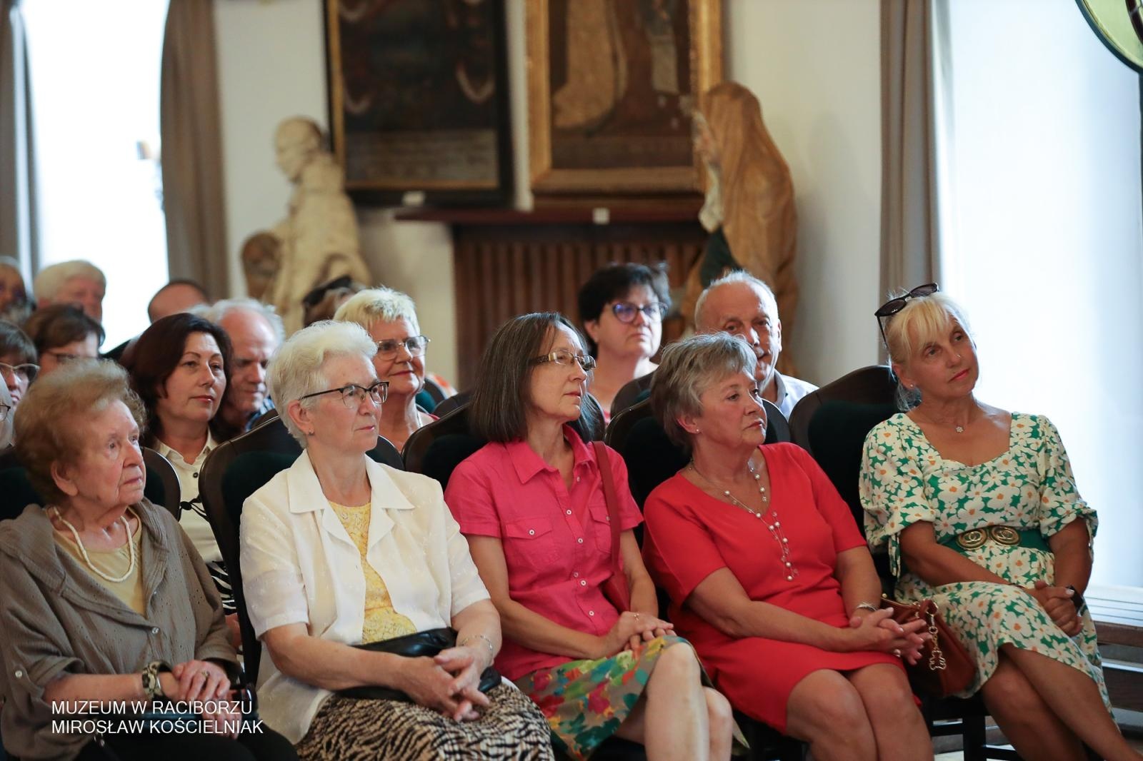 Zdjęcie w galerii na portalu naszraciborz.pl: Racibórz w oczach artystów – wernisaż Racibórz Malowany w muzealnych murach wiadomości z regionu