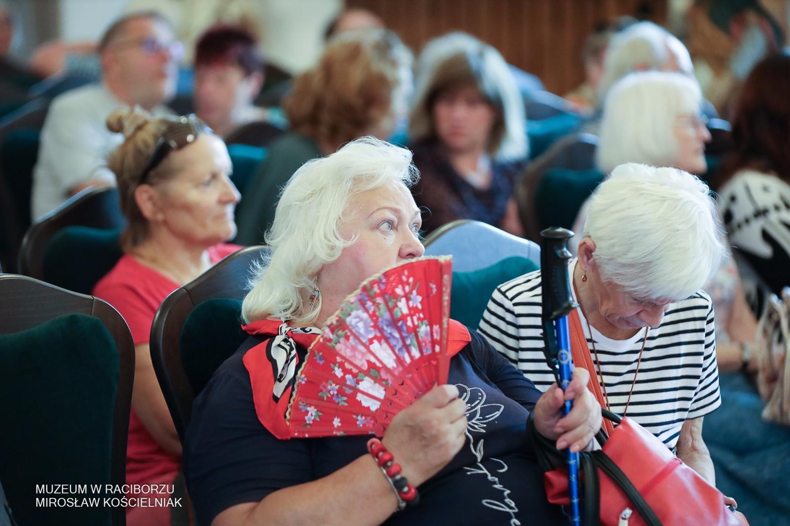 Zdjęcie w galerii na portalu naszraciborz.pl: Racibórz w oczach artystów – wernisaż Racibórz Malowany w muzealnych murach wiadomości z regionu