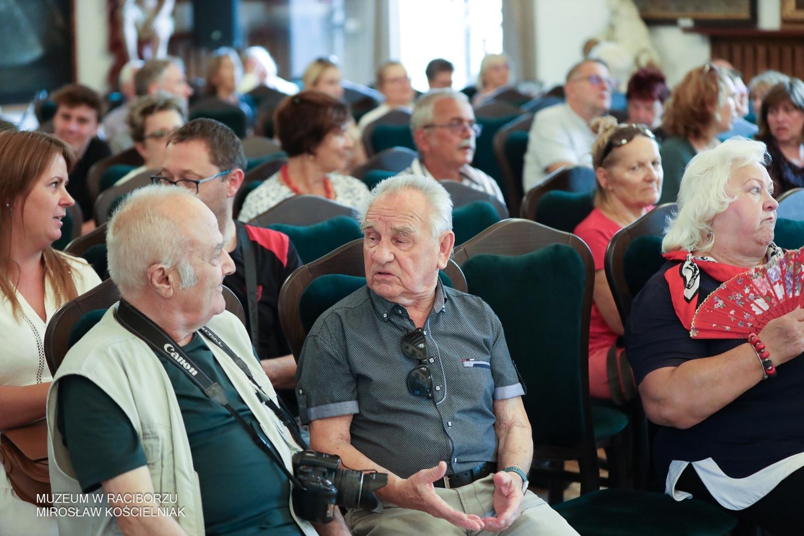 Zdjęcie w galerii na portalu naszraciborz.pl: Racibórz w oczach artystów – wernisaż Racibórz Malowany w muzealnych murach wiadomości z regionu