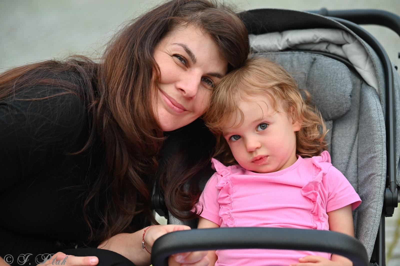 Zdjęcie w galerii na portalu naszraciborz.pl: Magia, rywalizacja i siostrzana więź – Teatr Formalina na dziedzińcu Zamku Piastowskiego wiadomości z regionu