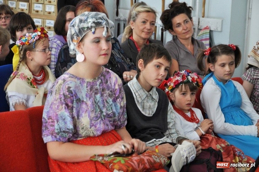 Zdjęcie w galerii na portalu naszraciborz.pl: Łosprawiali po naszymu wiadomości z regionu