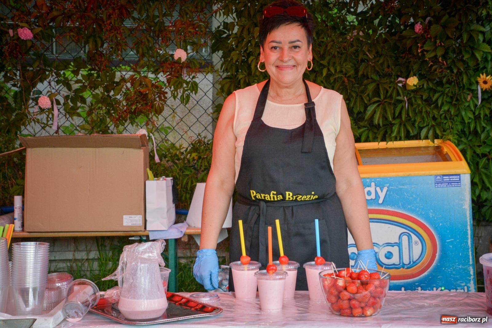 Zdjęcie w galerii na portalu naszraciborz.pl: Mateusz Ziółko i setki gości na trzecim festynie parafialnym w Brzeziu [FOTO i WIDEO] wiadomości z regionu