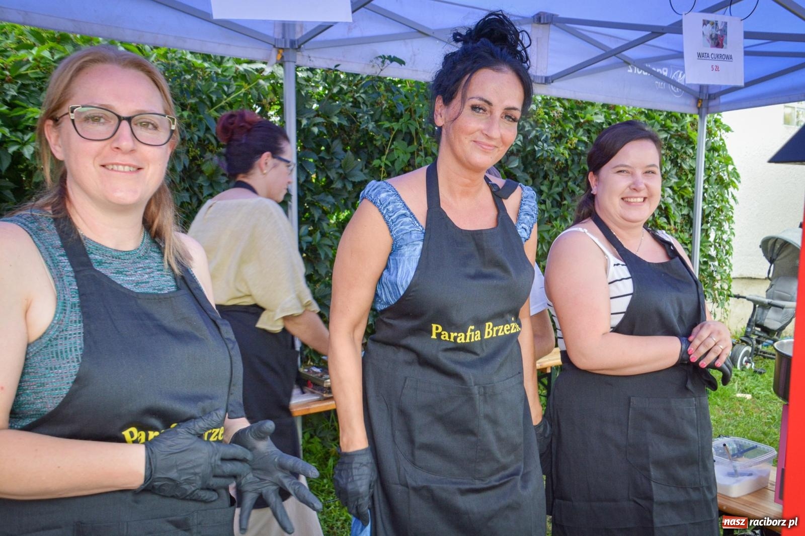 Zdjęcie w galerii na portalu naszraciborz.pl: Mateusz Ziółko i setki gości na trzecim festynie parafialnym w Brzeziu [FOTO i WIDEO] wiadomości z regionu