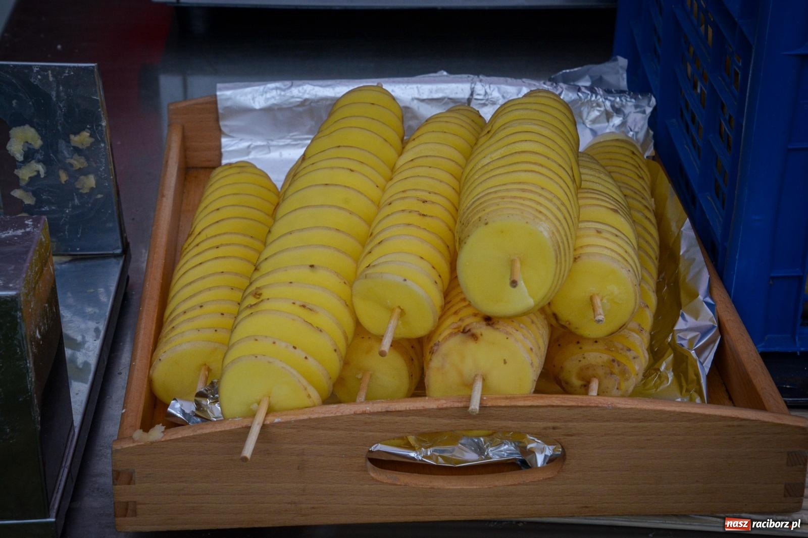 Zdjęcie w galerii na portalu naszraciborz.pl: Mateusz Ziółko i setki gości na trzecim festynie parafialnym w Brzeziu [FOTO i WIDEO] wiadomości z regionu