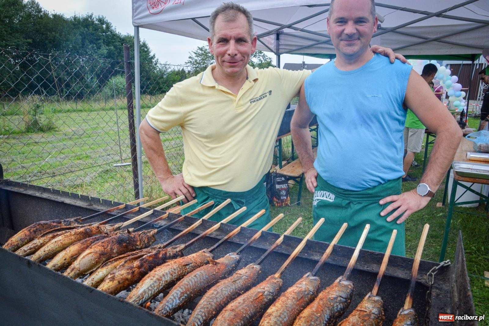 Zdjęcie w galerii na portalu naszraciborz.pl: Mateusz Ziółko i setki gości na trzecim festynie parafialnym w Brzeziu [FOTO i WIDEO] wiadomości z regionu