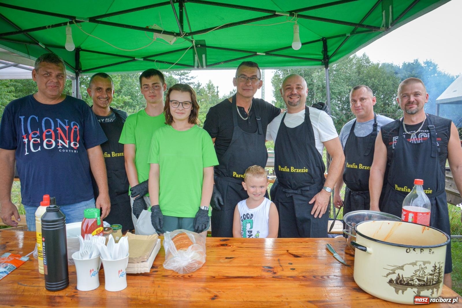 Zdjęcie w galerii na portalu naszraciborz.pl: Mateusz Ziółko i setki gości na trzecim festynie parafialnym w Brzeziu [FOTO i WIDEO] wiadomości z regionu