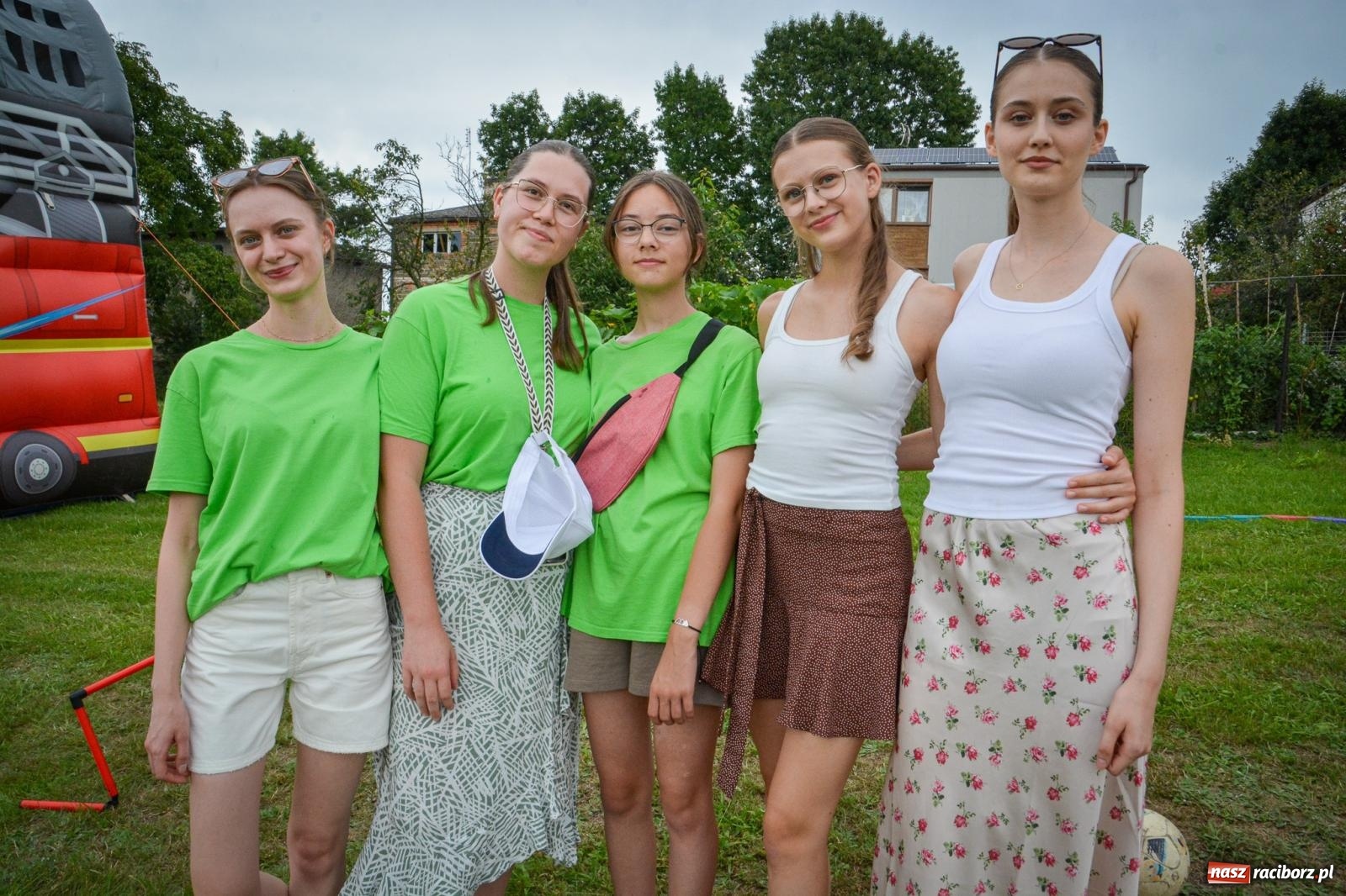 Zdjęcie w galerii na portalu naszraciborz.pl: Mateusz Ziółko i setki gości na trzecim festynie parafialnym w Brzeziu [FOTO i WIDEO] wiadomości z regionu