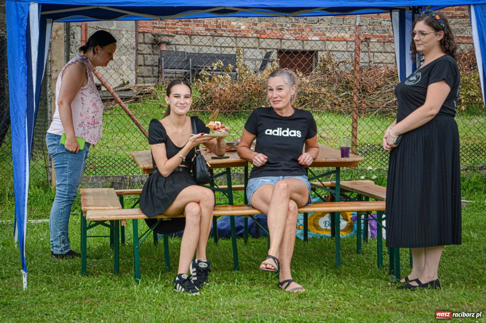 Zdjęcie w galerii na portalu naszraciborz.pl: Mateusz Ziółko i setki gości na trzecim festynie parafialnym w Brzeziu [FOTO i WIDEO] wiadomości z regionu
