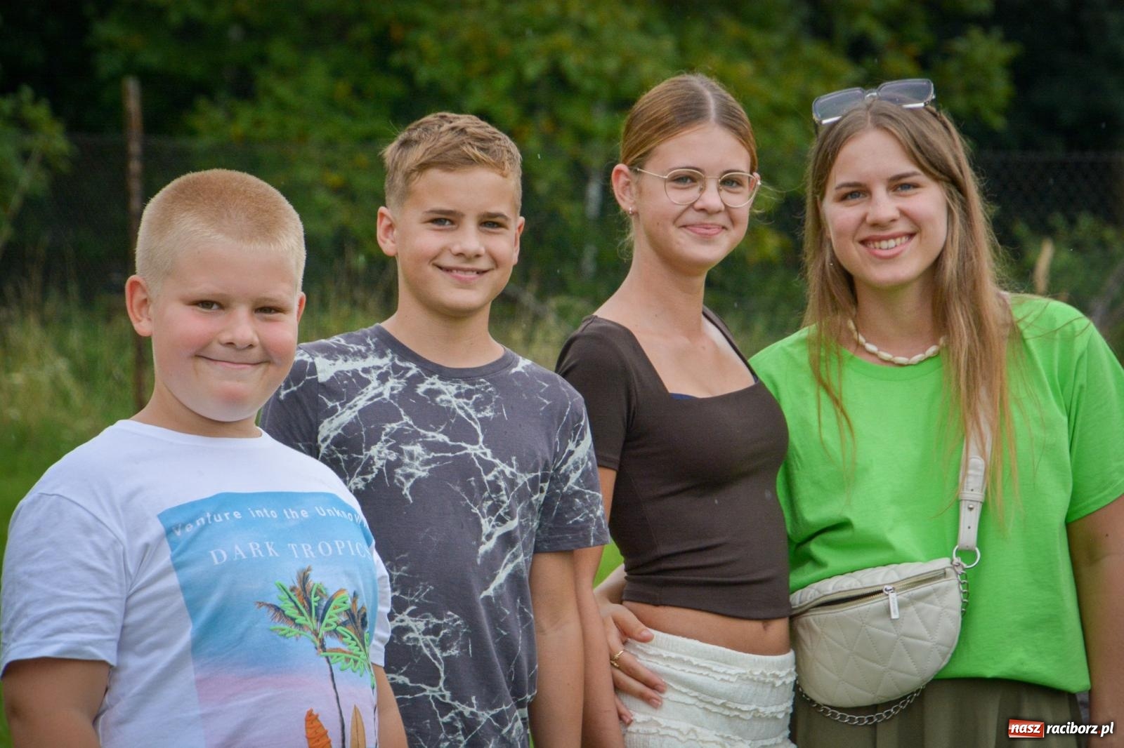 Zdjęcie w galerii na portalu naszraciborz.pl: Mateusz Ziółko i setki gości na trzecim festynie parafialnym w Brzeziu [FOTO i WIDEO] wiadomości z regionu