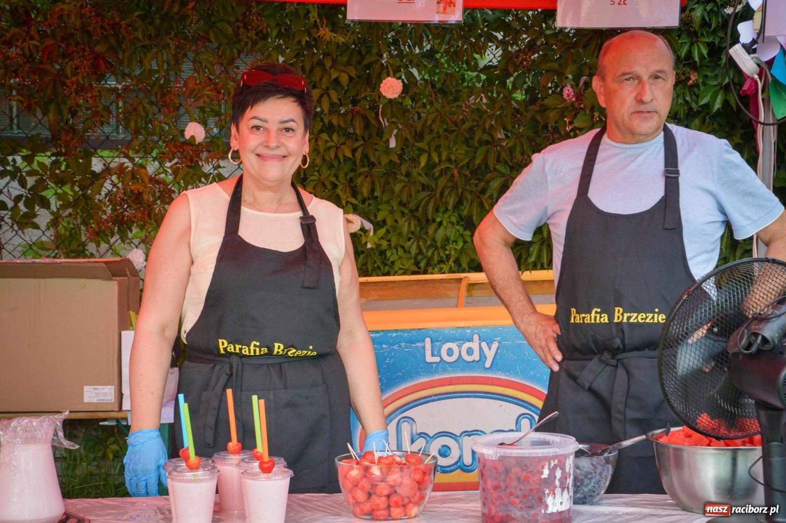 Zdjęcie w galerii na portalu naszraciborz.pl: Mateusz Ziółko i setki gości na trzecim festynie parafialnym w Brzeziu [FOTO i WIDEO] wiadomości z regionu