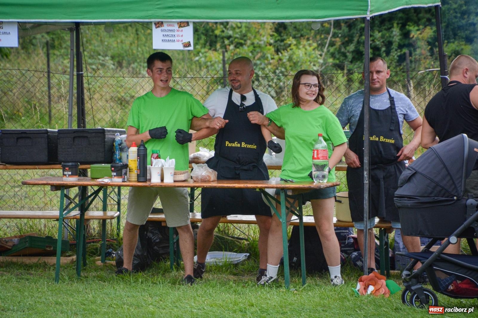 Zdjęcie w galerii na portalu naszraciborz.pl: Mateusz Ziółko i setki gości na trzecim festynie parafialnym w Brzeziu [FOTO i WIDEO] wiadomości z regionu