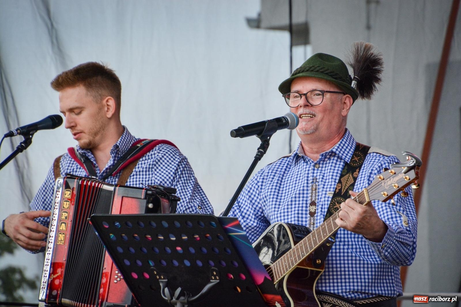 Zdjęcie w galerii na portalu naszraciborz.pl: Mateusz Ziółko i setki gości na trzecim festynie parafialnym w Brzeziu [FOTO i WIDEO] wiadomości z regionu