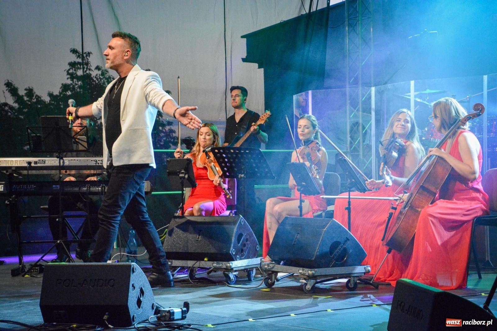 Zdjęcie w galerii na portalu naszraciborz.pl: Mateusz Ziółko i setki gości na trzecim festynie parafialnym w Brzeziu [FOTO i WIDEO] wiadomości z regionu