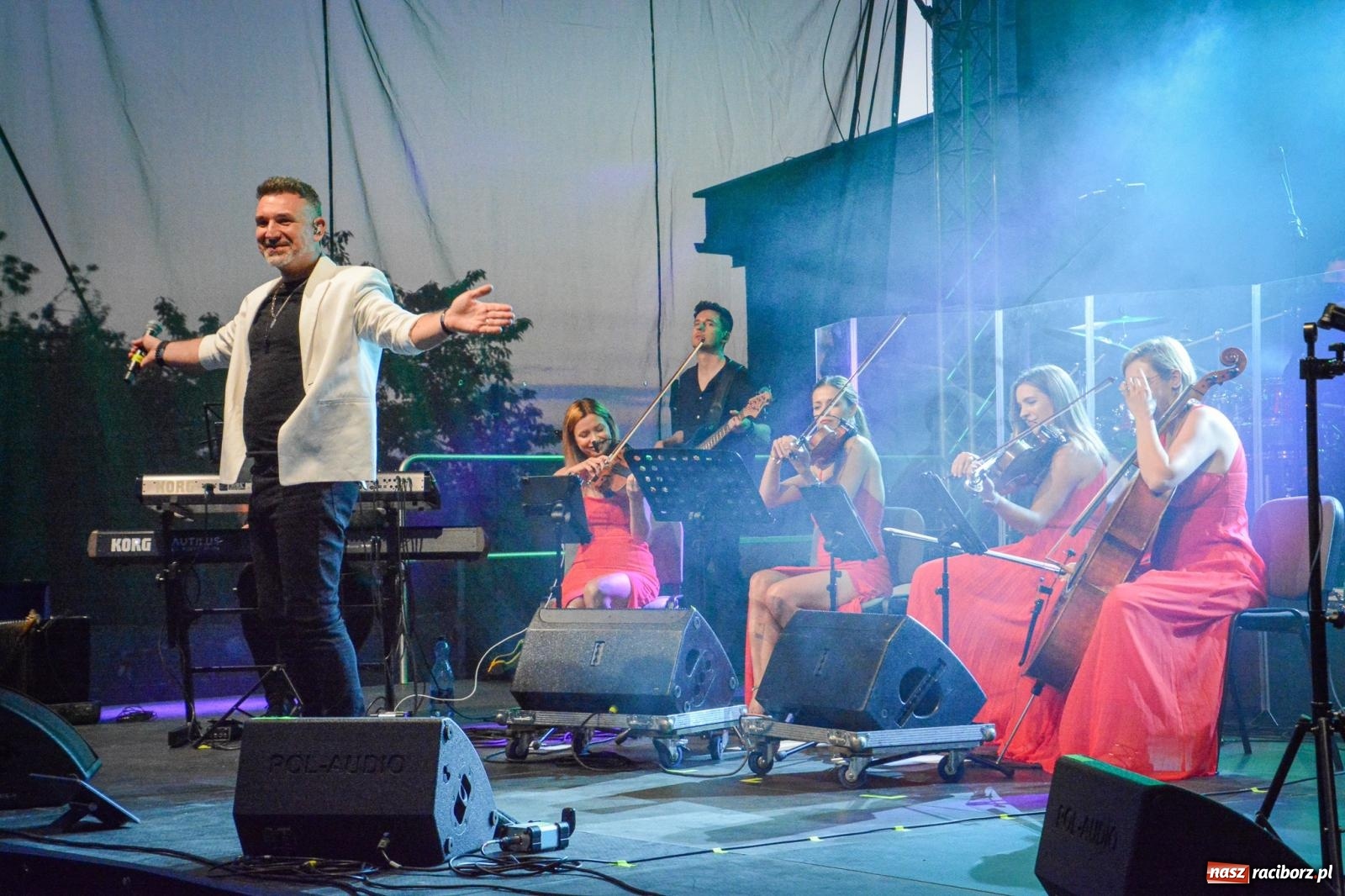 Zdjęcie w galerii na portalu naszraciborz.pl: Mateusz Ziółko i setki gości na trzecim festynie parafialnym w Brzeziu [FOTO i WIDEO] wiadomości z regionu