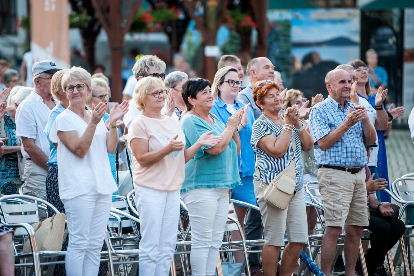 Zdjęcie w galerii na portalu naszraciborz.pl: Trzej tenorzy Vincero porwali publiczność na Zamku Piastowskim [FOTO i WIDEO] wiadomości z regionu