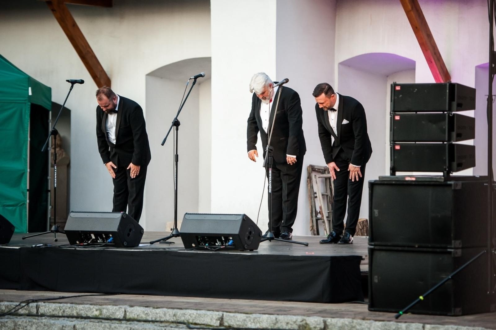 Zdjęcie w galerii na portalu naszraciborz.pl: Trzej tenorzy Vincero porwali publiczność na Zamku Piastowskim [FOTO i WIDEO] wiadomości z regionu