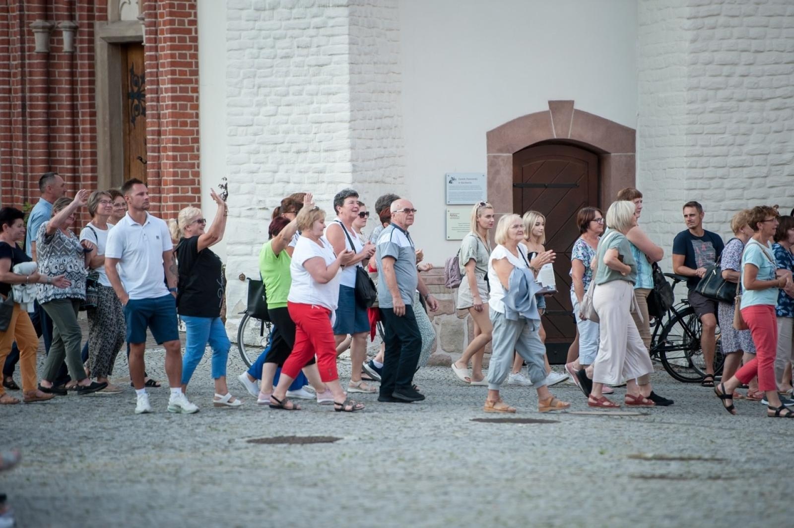 Zdjęcie w galerii na portalu naszraciborz.pl: Trzej tenorzy Vincero porwali publiczność na Zamku Piastowskim [FOTO i WIDEO] wiadomości z regionu