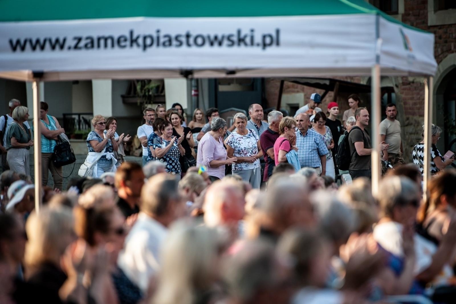 Zdjęcie w galerii na portalu naszraciborz.pl: Trzej tenorzy Vincero porwali publiczność na Zamku Piastowskim [FOTO i WIDEO] wiadomości z regionu
